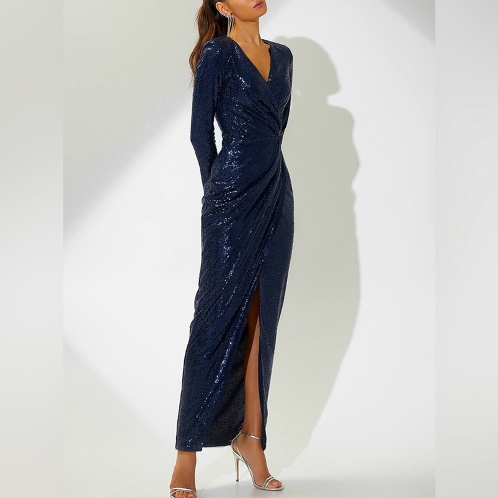 NWT Vince Camuto Black/Silver floor length evening gown